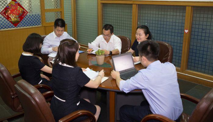 為集團管理錢袋子（信貸與金融服務(wù)團隊）