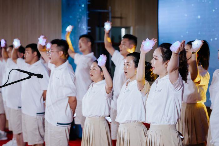 20、《夜空中最亮的星》云南分公司