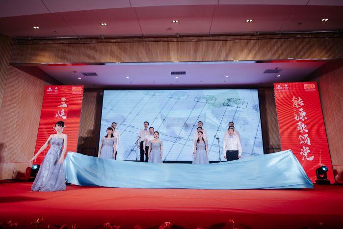 24.1、《我愛這藍(lán)色的海洋》江蘇運(yùn)維公司